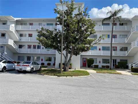 8055 112TH STREET, SEMINOLE, FL 33772