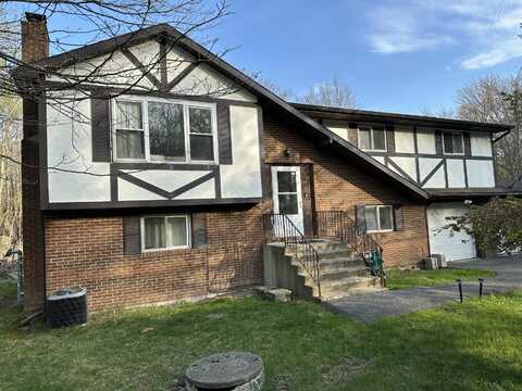 1010 Knollwood Drive, Tobyhanna, PA 18466
