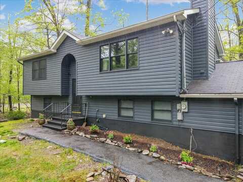 1228 Woodland Drive, East Stroudsburg, PA 18301