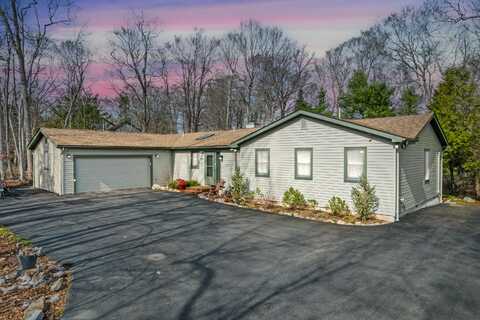 2589 Country Club Drive, Tobyhanna, PA 18466