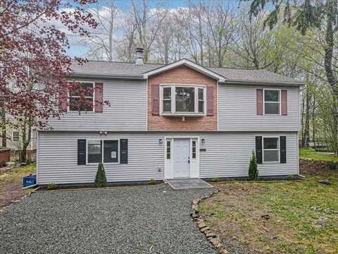 5012 Woodside Drive, Tobyhanna, PA 18466