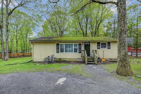 159 Sandstone Drive, Dingmans Ferry, PA 18328
