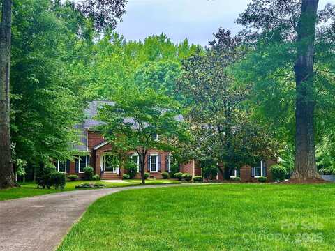 7103 Forest Ridge Road, Matthews, NC 28104