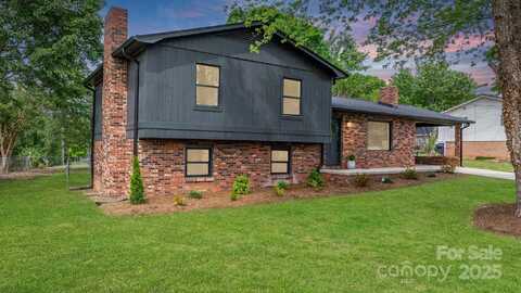 606 Hillcrest Street, Hudson, NC 28638