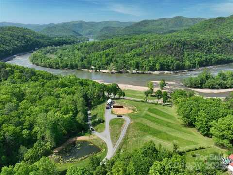 150 Easy Street, Hot Springs, NC 28743