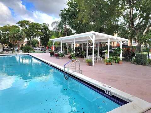 8120 SW 24th St, North Lauderdale, FL 33068