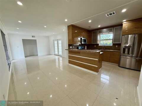 5070 SW 11th St, Plantation, FL 33317