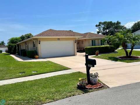 10668 Greentrail Dr S, Boynton Beach, FL 33436