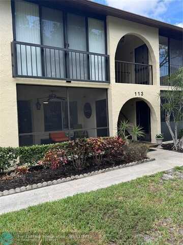 113 Lake Pince Circle, Greenacres, FL 33463