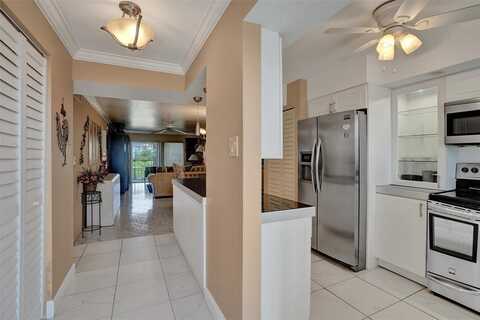 5860 NW 44th St, Lauderhill, FL 33319