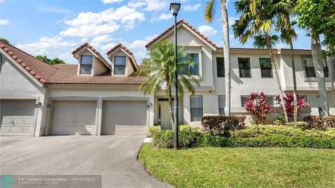 5801 Coach House Cir, Boca Raton, FL 33486