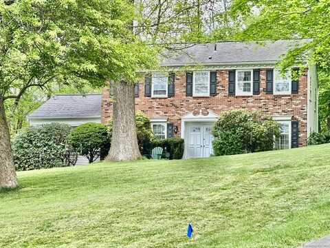 8 Settlers Road, Bethel, CT 06801