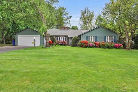 11 West Ridge Drive, West Hartford, CT 06117