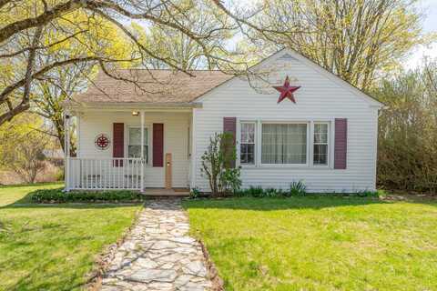 23 Strosberg Road, Waterford, CT 06385