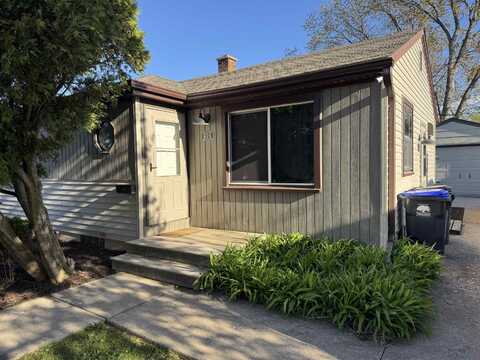 626 CLEVELAND Street, NEENAH, WI 54956