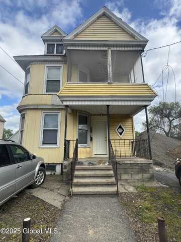 547 Summit Avenue, Schenectady, NY 12307