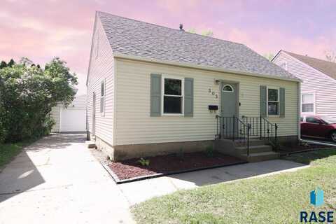 305 N Grange Ave, Sioux Falls, SD 57104