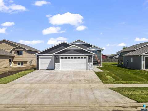 906 Birch St, Harrisburg, SD 57032