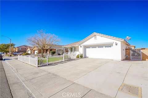 Shayna, PALMDALE, CA 93552