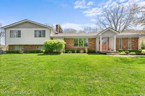 5423 E Sandhill Road, Almont, MI 48003