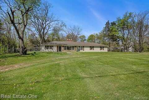4001 N DUCK LAKE Road, Highland, MI 48356