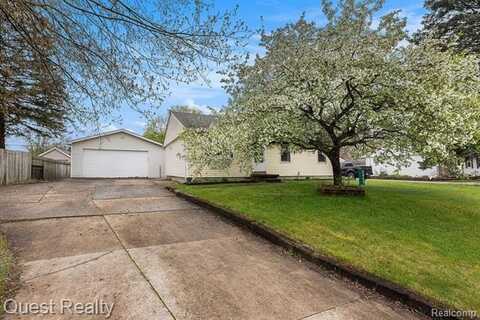 2489 PETERS Street, Lake Orion, MI 48359