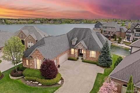 8427 BOULDER SHORES Drive, South Lyon, MI 48178