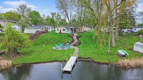 2159 HELMSFORD Drive, Wolverine Lake, MI 48390