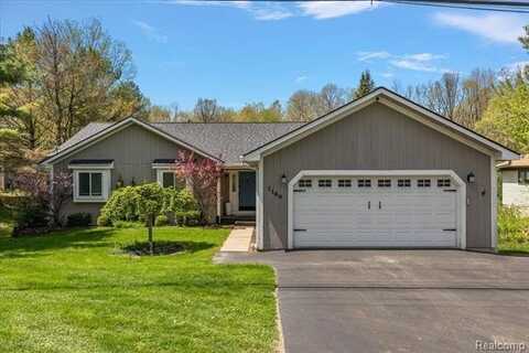 1160 S BALDWIN Road, Lake Orion, MI 48360