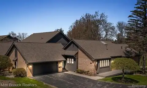 1920 Pine Ridge Lane, Bloomfield Hills, MI 48302