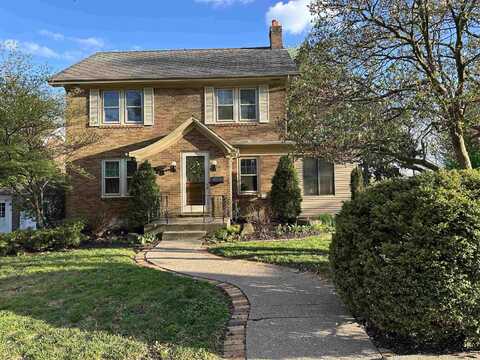1718 Plymouth, Dubuque, IA 52003