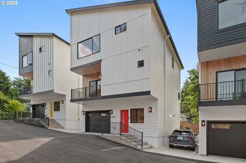 10729 NE FREMONT ST, Portland, OR 97220