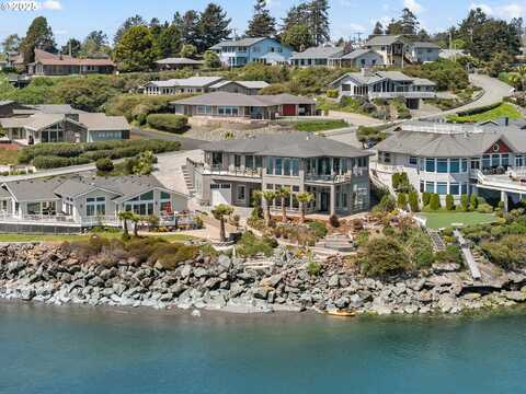 108 SEA CLIFF TER, Brookings, OR 97415