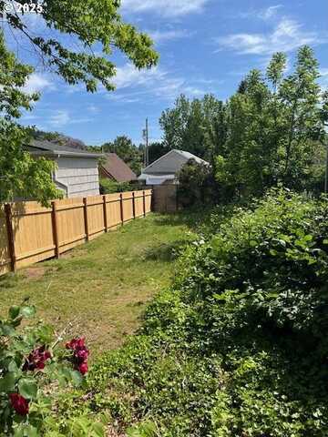 5528 NE Flanders ST, Portland, OR 97213