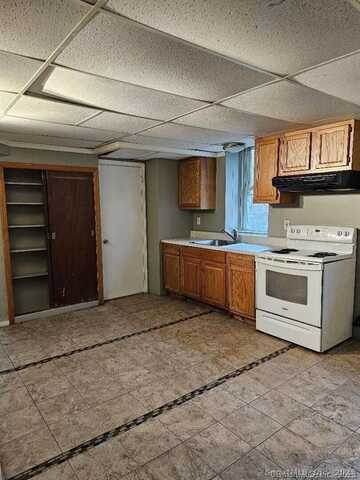 33 Vista Place, Waterbury, CT 06708