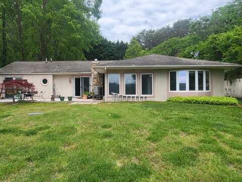 54 Hideaway LN, Moneta, VA 24121