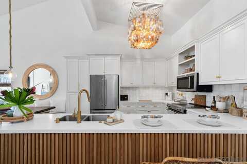 832 Kalpati Cir, Carlsbad, CA 92008