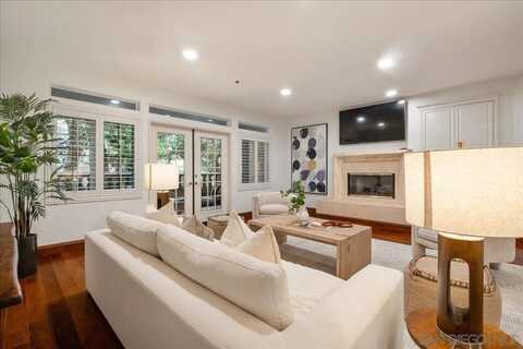 2888 Torrey Pines Rd, La Jolla, CA 92037