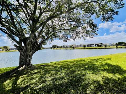 143 Chatham G, West Palm Beach, FL 33417
