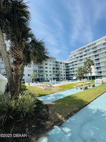 2727 N Atlantic Avenue, Daytona Beach, FL 32118