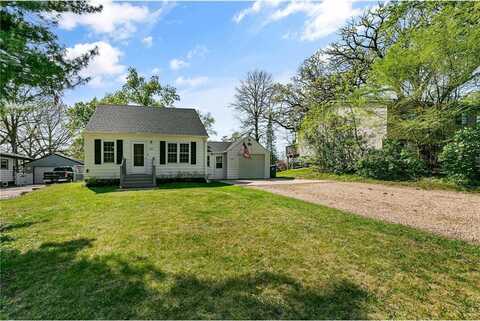 642 Goodwin Avenue N, Oakdale, MN 55128