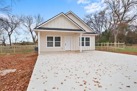 Sunshine Street, Hearne, TX 77859
