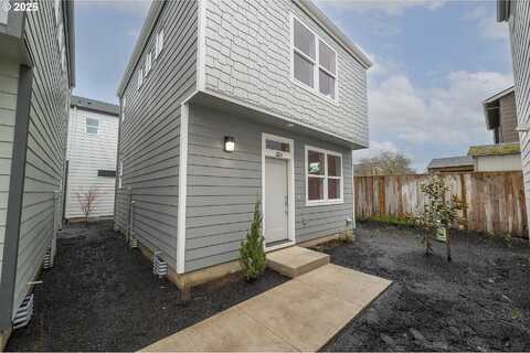 N Crater Ln, Newberg, OR 97132