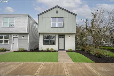 N Crater Ln, Newberg, OR 97132