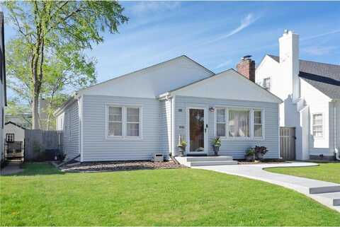 2102 Pinehurst Avenue, Saint Paul, MN 55116