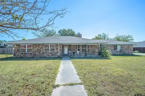 S Oak Street, Van, TX 75790