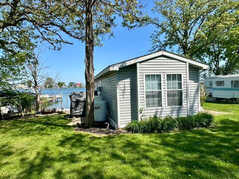 8087 E Rollie, Marblehead, OH 43440