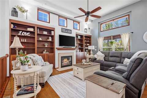 450 Stonewood Lane, Burnsville, MN 55306