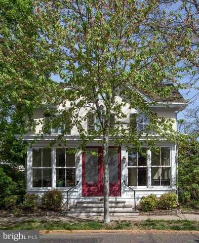 69 E OAKLAND AVENUE, DOYLESTOWN, PA 18901