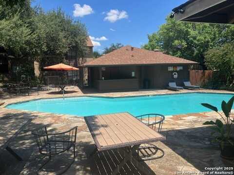 8611 Datapoint Dr, San Antonio, TX 78229